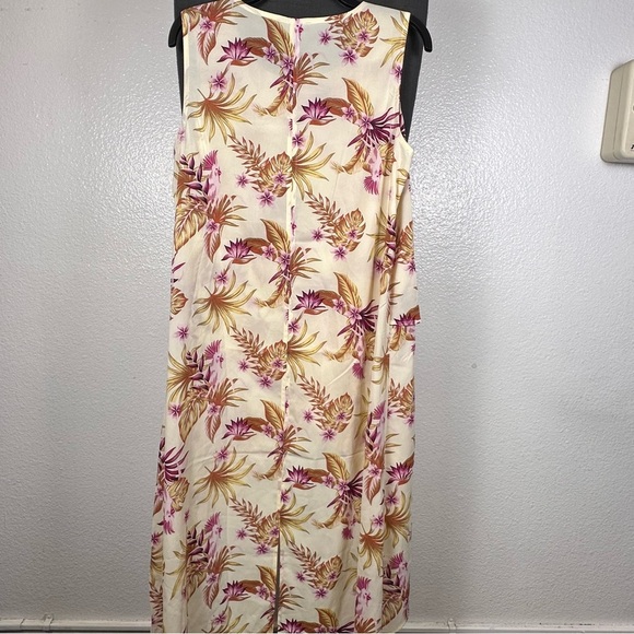 G by Giuliana Asymmetrical Floral Top Size L - Picture 3 of 5